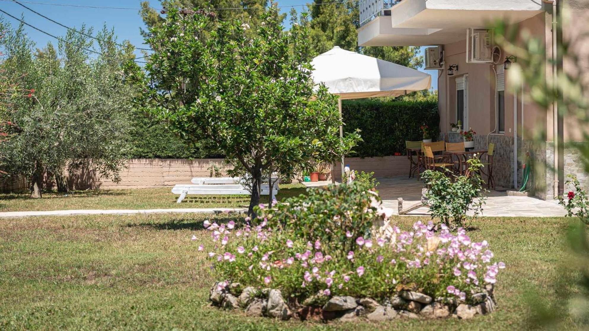 Apartamento Alexandra'S Garden Paliouri Exterior foto